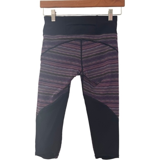 Lululemon Vent It Out Crop XS - Picture 3 of 3